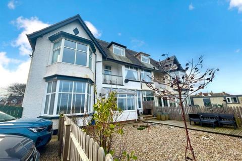 2 bedroom flat for sale, Headland View, Hornsea