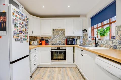 4 Maes Cadwgan, Creigiau, Cardiff, CF15 9TQ
