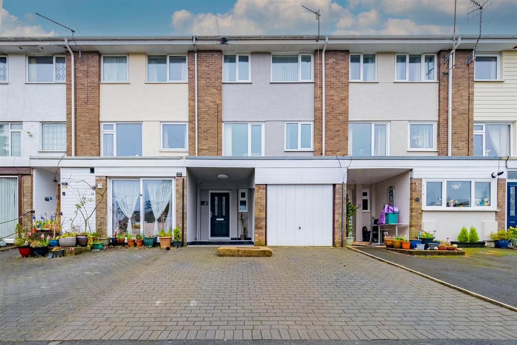 Green Close, Mayals, Swansea 4 bed terraced house for sale £300,000