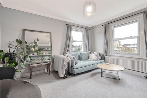 33d Alexandra Grove, London, N4 2LQ