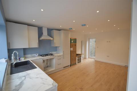 1 bedroom end of terrace house for sale, Grafton Road, Dagenham