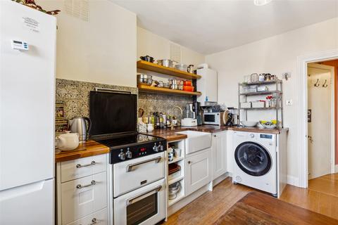 34c Woodstock Road, London, W4 1UF