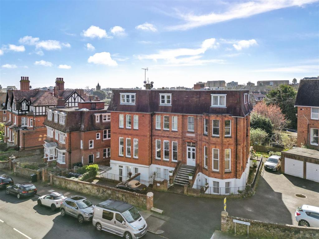 Blackwater Road, Eastbourne 2 bed flat for sale £200,000