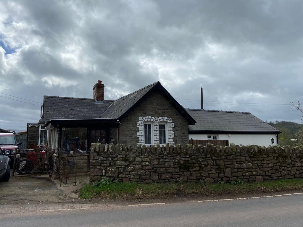 Cradoc, Brecon, LD3 4 bed detached house for sale £280,000