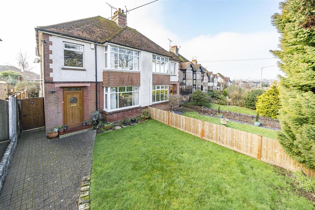 Hythe Road, Ashford TN24 3 bed semidetached house for sale £350,000