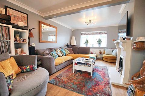 2 bedroom house for sale, THE FAIRWAY, LEATHERHEAD KT22