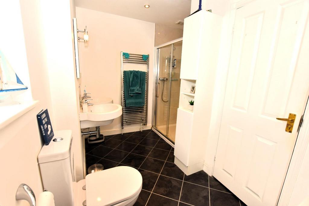 Bathroom 2.JPG