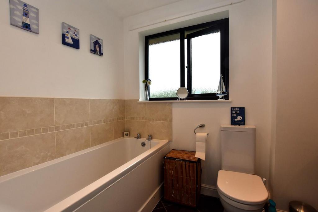Bathroom 1.JPG