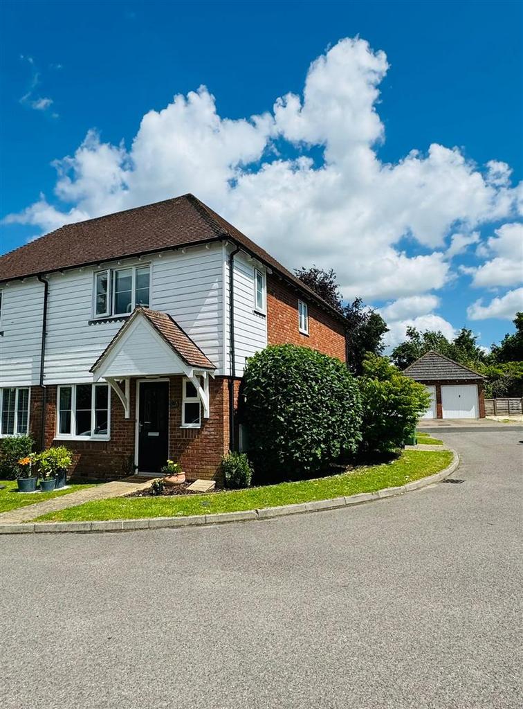 Orchard Place 3 bed house for sale £375,000