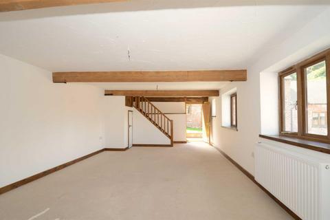 4 bedroom barn conversion for sale, Stourport Road, DY12 1PY