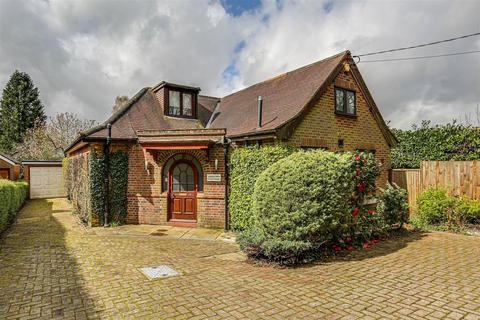 4 bedroom detached house for sale, Main Road, Westerham Hill TN16