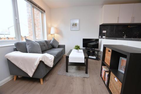 1 bedroom flat for sale, Brangwyn Crescent, Collies Wood SW19