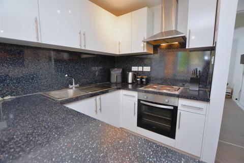 1 bedroom flat for sale, Brangwyn Crescent, Collies Wood SW19