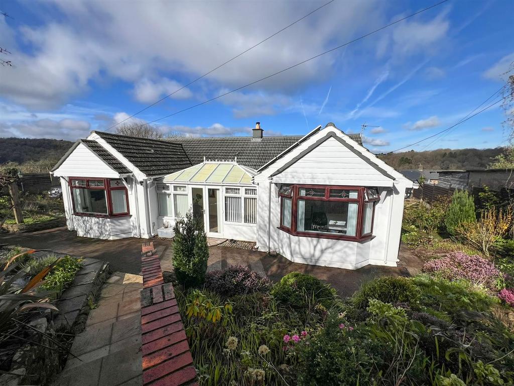 Buckshaft Road, Cinderford GL14 2 bed detached bungalow for sale £375,000