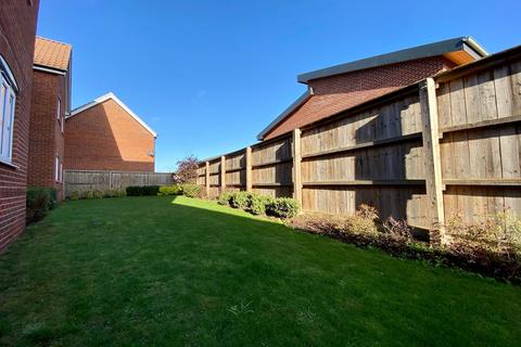 2 bedroom apartment for sale, Newbolt Close, Stowmarket, IP14