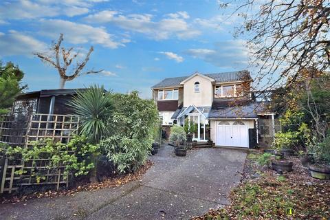 4 bedroom detached house for sale, Spencer Road, Ryde, PO33 3AF