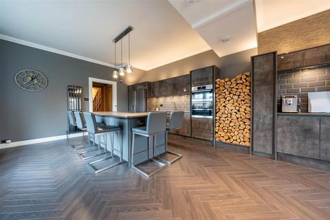 Almond Villa, 81 Glasgow Road, Perth, PH2 0PQ