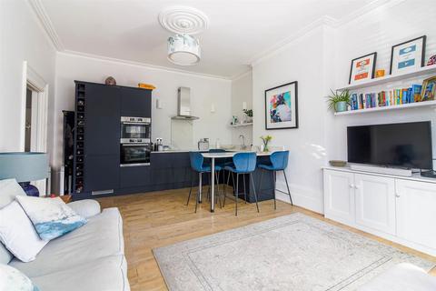 2 bedroom flat for sale, Hermon Hill, Wanstead