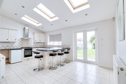 70 Purfleet Road, Aveley, South Ockendon, RM15 4DR