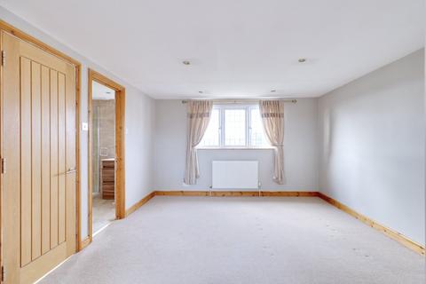 70 Purfleet Road, Aveley, South Ockendon, RM15 4DR