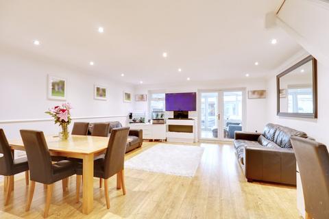 345 Danbury Crescent, South Ockendon, RM15 5XD