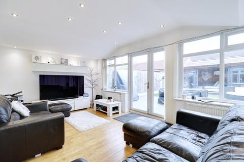 345 Danbury Crescent, South Ockendon, RM15 5XD