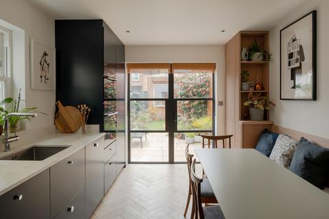 14 Dawlish Road, London, E10 6QD