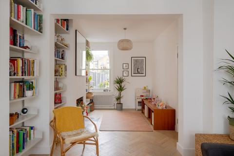 14 Dawlish Road, London, E10 6QD