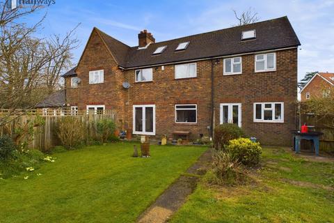 6 bedroom semi-detached house for sale, Caterham CR3