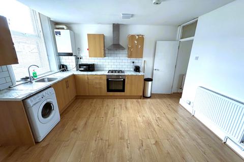 2 bedroom flat to rent, Argyle Road, Ilford IG1