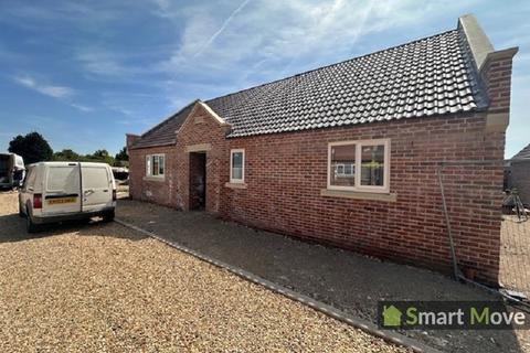 3 bedroom bungalow for sale, Hillgate, Gedney Hill, Spalding, Lincolnshire. PE12 0NN