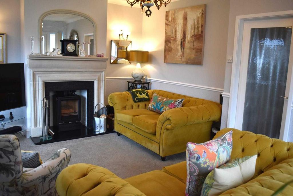 Morven Grove, Bolton BL2 3 bed semidetached house for sale £280,000