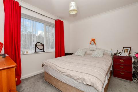 2 bedroom ground floor flat for sale, Park Avenue, Dover, Kent