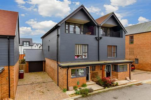 3 bedroom semi-detached house for sale, Lakeview Gardens, Chilmington Green, Ashford, Kent