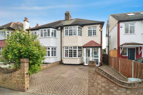 272 Bournemouth Park Road, Southend-on-sea, SS2 5LX