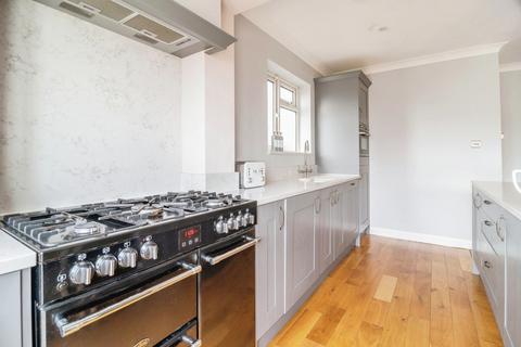 272 Bournemouth Park Road, Southend-on-sea, SS2 5LX