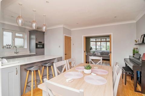 272 Bournemouth Park Road, Southend-on-sea, SS2 5LX