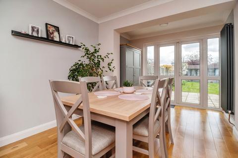 272 Bournemouth Park Road, Southend-on-sea, SS2 5LX
