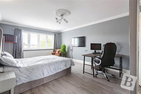 44 Hubbards Chase, Hornchurch, RM11 3DJ