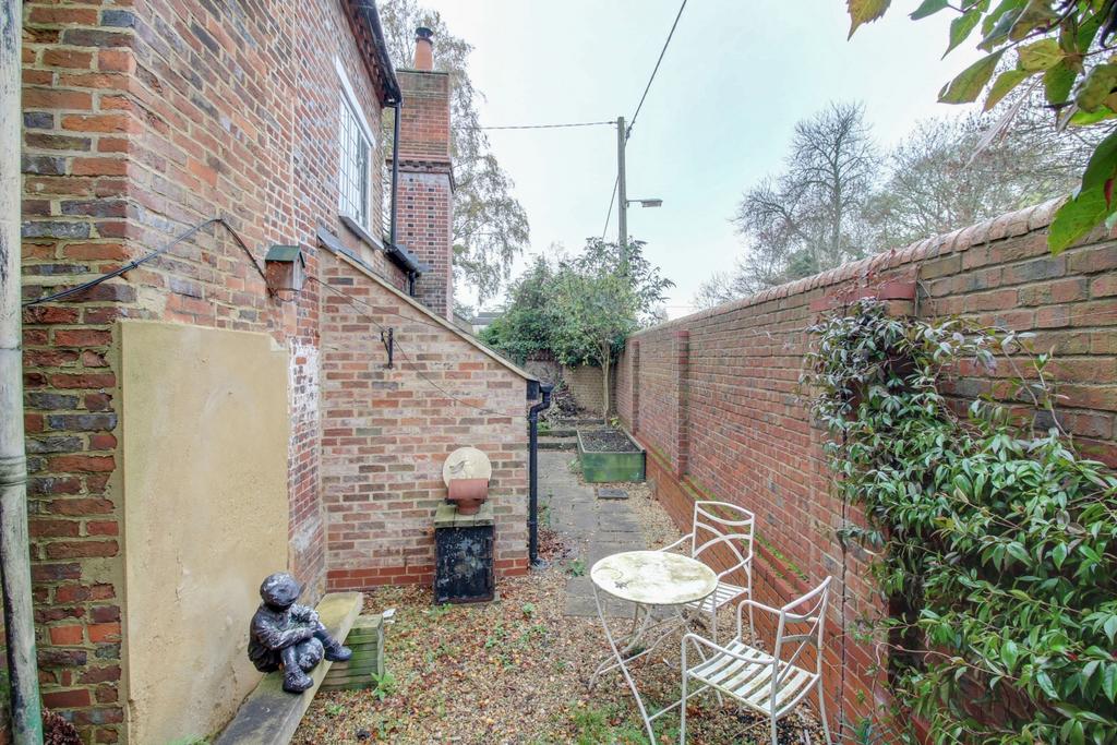 Garden Side