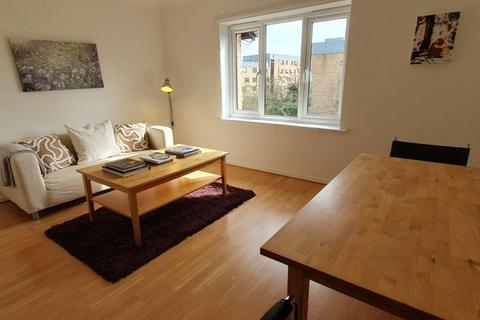 1 bedroom flat for sale, Turnpike Lane, Uxbridge, London, UB10