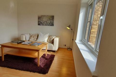 1 bedroom flat for sale, Turnpike Lane, Uxbridge, London, UB10