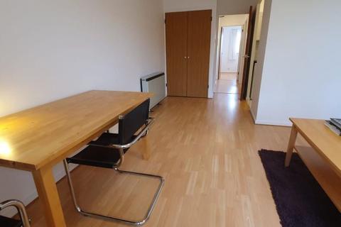 1 bedroom flat for sale, Turnpike Lane, Uxbridge, London, UB10