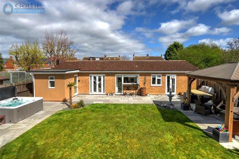 3 bedroom detached bungalow for sale, High Street, Arlesey, Beds, SG15 6SL