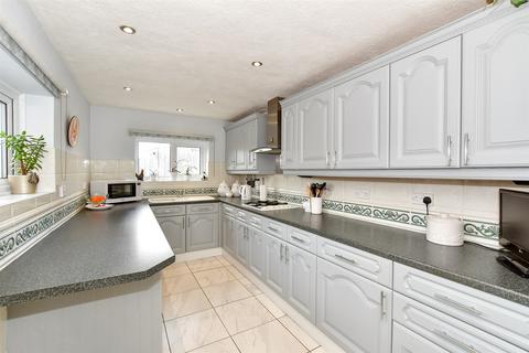 3 bedroom end of terrace house for sale, Maidstone Road, Staplehurst, Kent