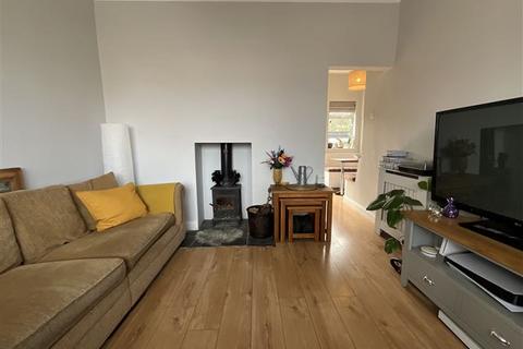 53 Handsworth Crescent, Sheffield, S9 4BN
