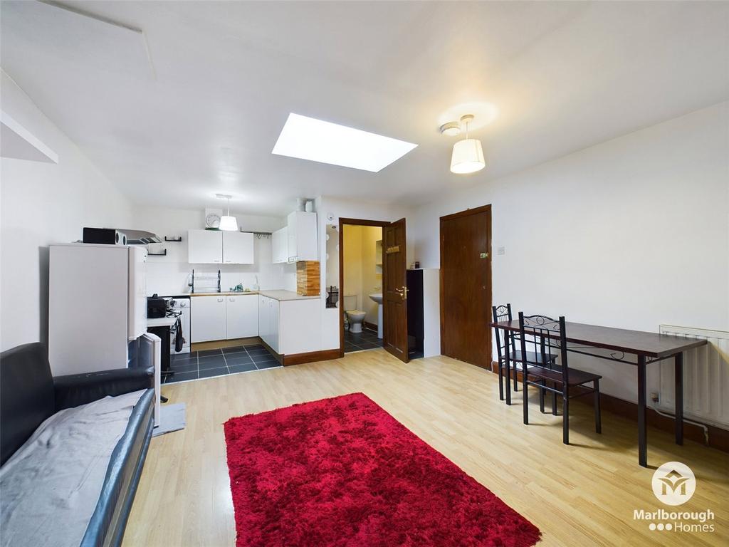 Reception &amp; Kitchen