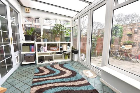 8 Treetops Close, London, SE2 0DN