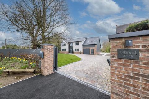 5 bedroom detached house for sale, Whitchurch Road, Spurstow