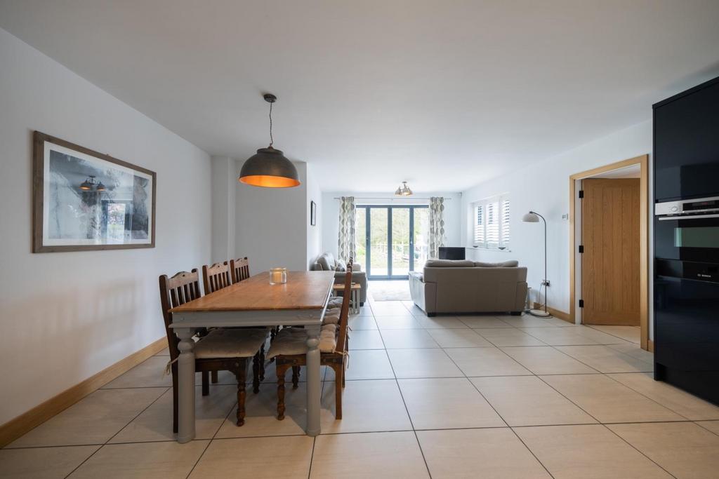 Oakmead Lodge-009.jpg